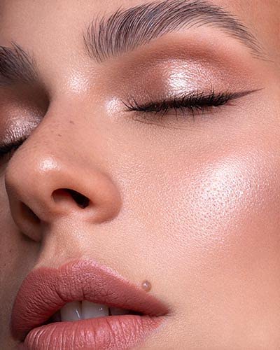 Catrice More Than Glow Highlighter Silky Soft Texture For A Subtle Vegan & Cruelty Free (020 Supreme Rose Beam)